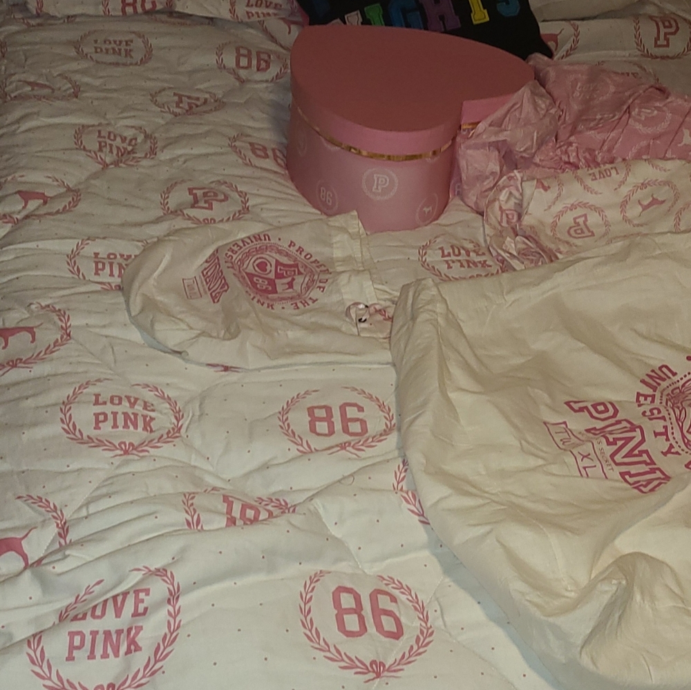 Victoria's secret pink comforter